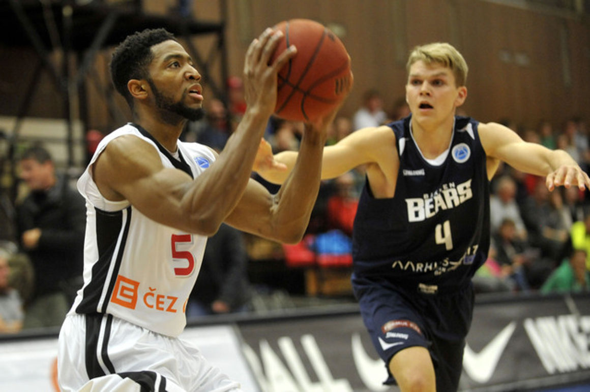 Randle staying steady with Cez-Nymburk